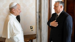 Ungarns Regierungschef Viktor Orbán beklagte beim Heiligen Vater, dass sich die Welt „langsam an ...