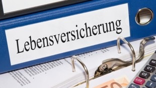 Langes Warten auf Einzahlung der Lebensversicherung für Erben.