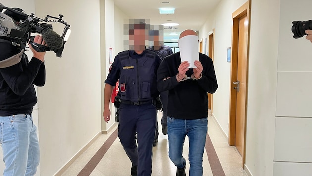 Der 39-Jährige im Wiener Landesgericht bekennt sich „nicht schuldig“.