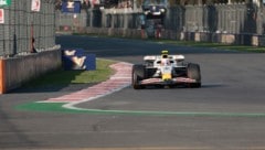 Der Horror für jeden Piloten wurde für Liam Lawson wahr: Zwei Streckenposten auf der Piste.