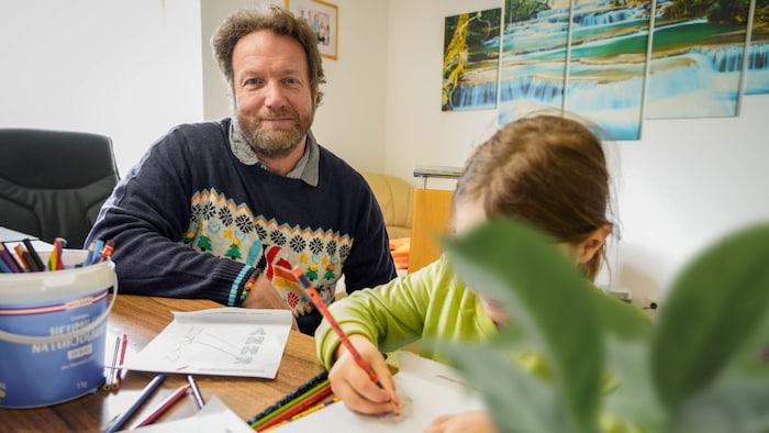 Kurt S. can laugh again - thanks to "Ein Funken Wärme", he and his daughter don't have to freeze ...