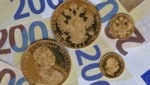 Ähnlich steil, wie der Goldpreis zuletzt bergauf geklettert ist, geht es nun wieder bergab.