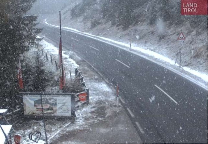 Auch auf der Gerlosstraße ist Schnee zu sehen.