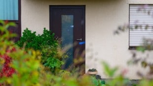 Das Haus wurde von Ermittlern der Polizei nach der Tat versiegelt.