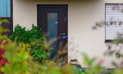 Das Haus wurde nach der Tat von Ermittlern der Polizei versiegelt.