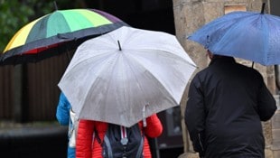 Der Regenschirm kann ab Mittwoch zu Hause bleiben.