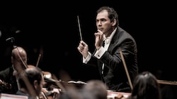 Maestro Tugan Sokhiev studierte in St. Petersburg, wo schon Johann Strauss einst Triumphe ...