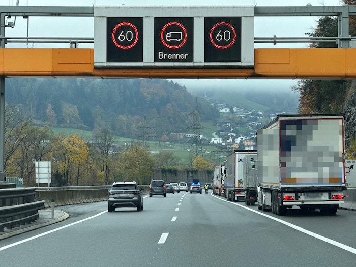 Lkw wurden auch im Unterland schon frühzeitig von der Polizei angehalten.