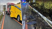 Der demolierte Lkw musste abgeschleppt werden. Die Verkehrsleiteinrichtungen wurden massiv ...