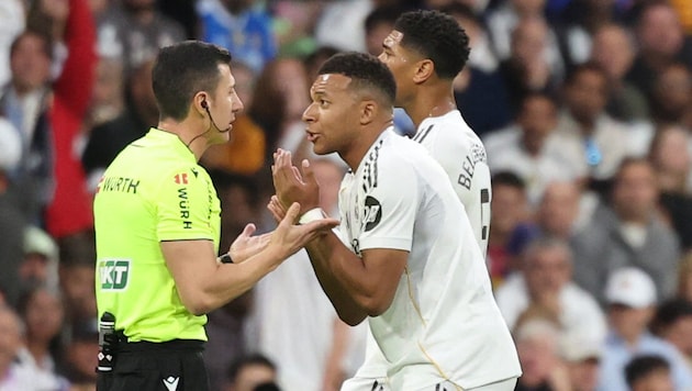 Kylian Mbappe stand bei seinem ersten Tor im „Clasico“ um Haaresbreite im Abseits.