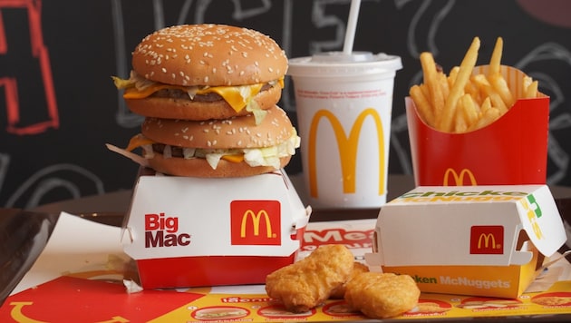 Big Mac, Cheesburger und Co. gibt es fast auf der ganzen Welt. Thunfisch und Lachs sucht man – ...