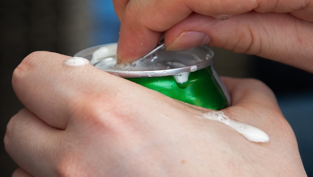 „Eine größere Menge Dosenbier“, wie es die Polizei formulierte, wollte der Verdächtige ohne zu ...