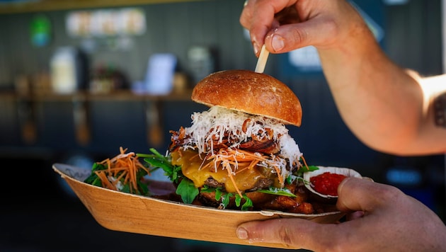 Den Burger ganz nach eigenem Gusto „bauen“: Im Baukasten in Mehrnbach stehen sechs Buns, vier ...