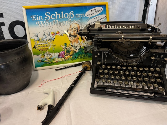 Kruioses und Kostbares: Alles wird verkauft.