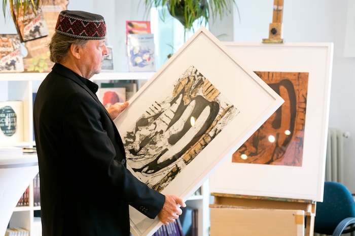 Günter Bucher ist nicht nur Verleger, sondern macht auch selbst Kunst – und das vermutlich bis ...