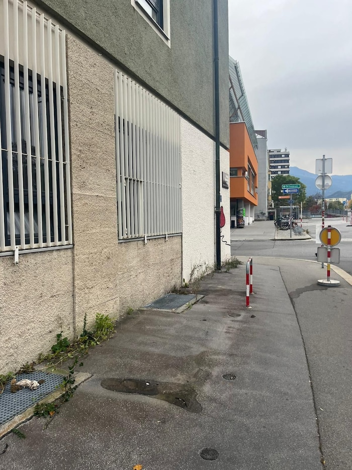 Seit Kurzem ist der „Parkplatz“ des Fiats leer.