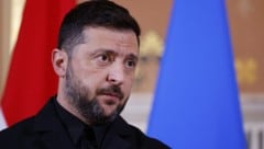 Der ukrainische Präsident Wolodymyr Selenskyj will auf dem Schlachtfeld „keinen Schritt ...