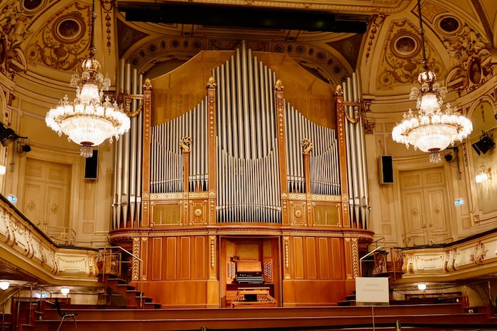 Die Orgel ist das Herzstück des Stefaniensaals, sie wurde 2003 zum letzten Mal erneuert.