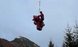 Die bewusstlose Wanderin wurde per Tau geborgen.