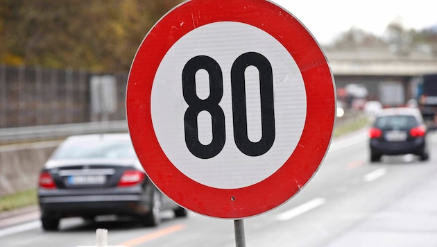 Tempo 80 wegen einer Baustelle: Der 21-jährige Autolenker ignorierte das Tempolimit.