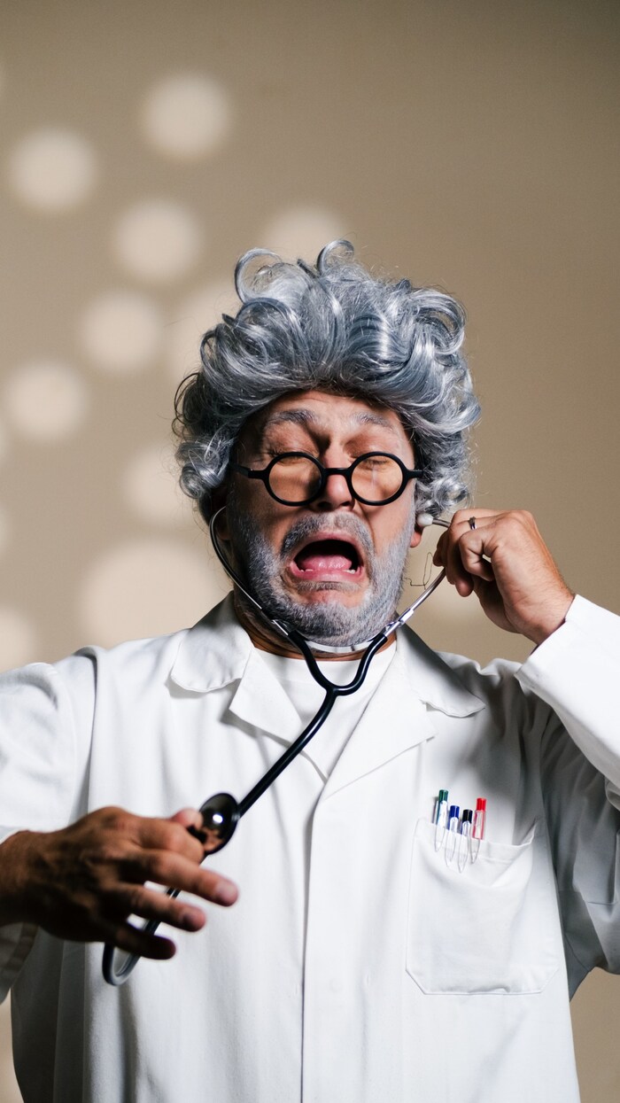 In unserem Profi-Lesevideo erfährst du vom schrulligen Professor viele spannende Informationen ...