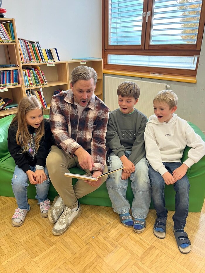 Leseonkel Christian hat spannende Geschichten erzählt.