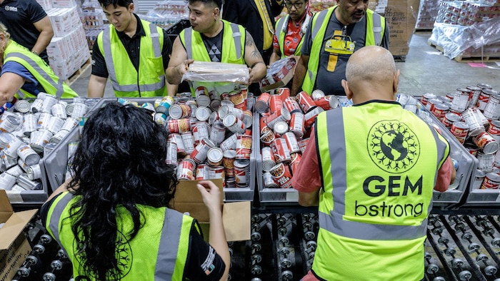 Auch in den USA werden Spendenlieferungen zusammengestellt, um die Hurrikan-Opfer zu ...