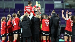 Laura Feiersinger wurde von ihren Teamkolleginnen gebührend gefeiert.