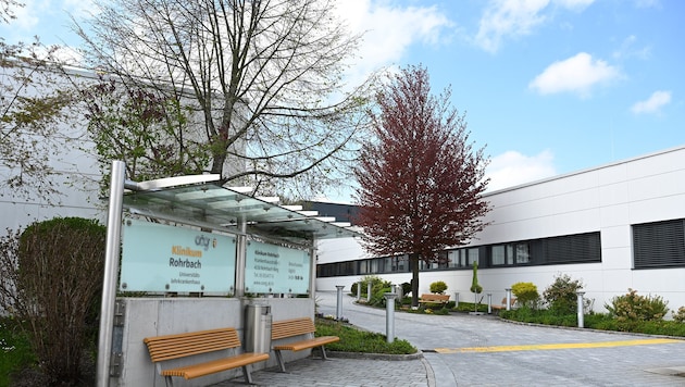 Weil sie Schmerzen hatte, suchte eine Mühlviertlerin (55) im Klinikum Rohrbach Hilfe. Knapp fünf ...