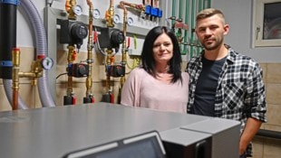 Julia Lugstein (33) und Dominik Huber (31) erfüllten sich den Traum von den eigenen vier Wänden, ...