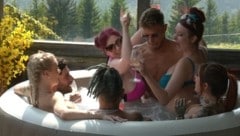 Im „Forsthaus Rampensau“ wird geflirtet, was das Zeug hält. Vor allem Daniel und Marvin haben es ...