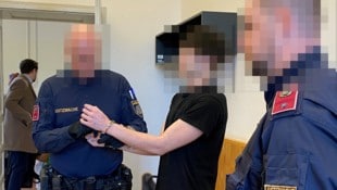 „Ich glaube nicht, dass die Zweitangeklagte so oft gestürzt ist“, kommentierte Richter Johannes ...