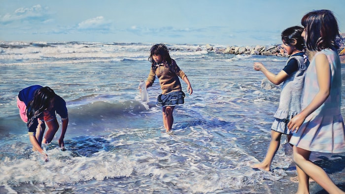 Auch zu sehen: Das berühmte Bild von Franz Gertsch – spielende Kinder am Strand (Ausschnitt)