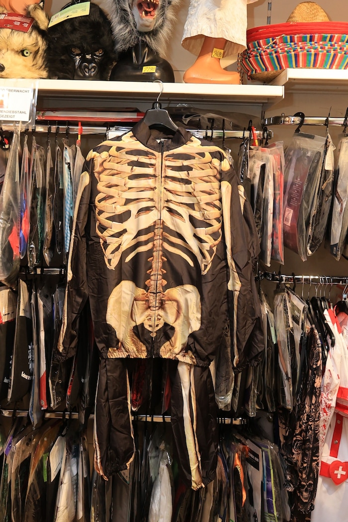 Jogginganzug im Skelettlook