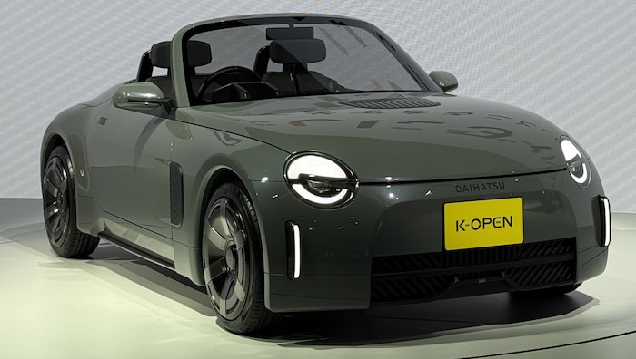 Auch ein neuer Daihatsu Copen ist zu sehen.