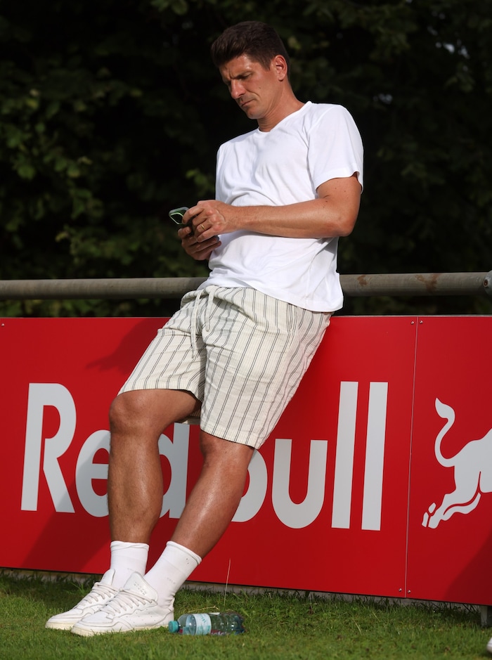 Mario Gomez bei einem Testspiel von Red Bull Salzburg im Jahr 2024.
