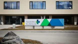 Vor dem Tauernklinikum ereignete sich der Vorfall.
