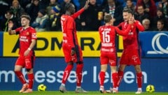 Ercan Kara (re.) erzielte den einzigen Treffer in St. Pölten. 