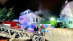 Eine Wohnung in Sam brannte völlig aus.