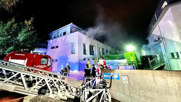 Eine Wohnung in Sam brannte völlig aus.