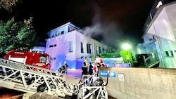 Eine Wohnung in Sam brannte völlig aus.