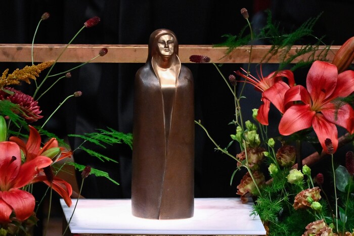 Wertvolle Trophäe: Bronze-Statuette der Sopranistin Birgit Nilsson.