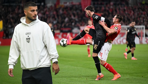 Deniz Undav (l.) beschwerte sich über Dominik Kohrs (r.) harte Zweikämpfe.