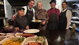 Das Team um Inhaberin Spomenka Selmanović (Mi.) serviert Meeresfrüchte aus Kroatien im ...