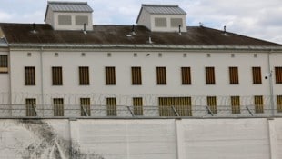 Mit eingeschmuggelten Handys wurde der Drogenhandel vom Gefängnis aus organisiert.