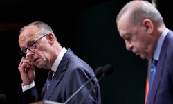 Ungewohnt direkt gerieten Friedrich Merz (links) und Recep Tayyip Erdoğan in aller ...