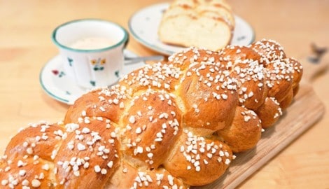 Ein frischer Striezel gehört zur Allerheiligen-Jause dazu.