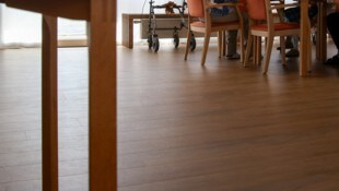 Immer mehr Menschen benötigen im Alter Pflege. 