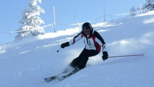 Für viele Skifahrer sagt der Hausverstand ohnehin schon, dass ein Helm sinnvoll wäre – nun wird ...