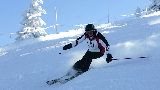 Für viele Skifahrer sagt der Hausverstand ohnehin schon, dass ein Helm sinnvoll wäre – nun wird ...
